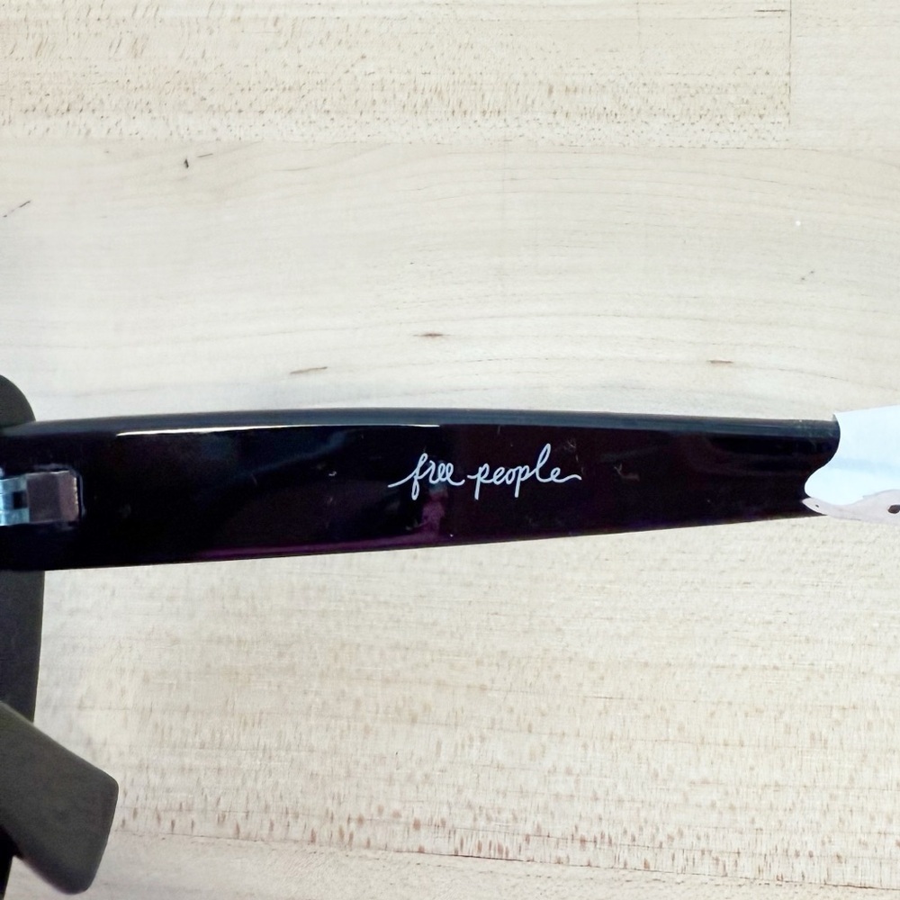 FREE PEOPLE Black Rounded Cat Eye Sunglasses NEW - Picture 3 of 6